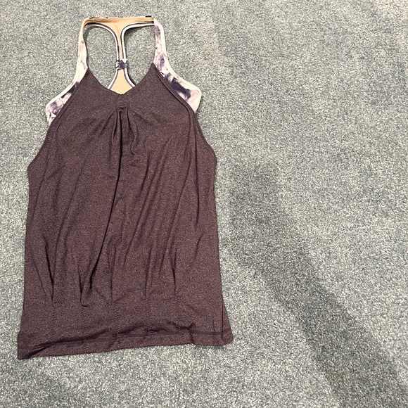Lululemon workout top size 4 - Picture 1 of 2